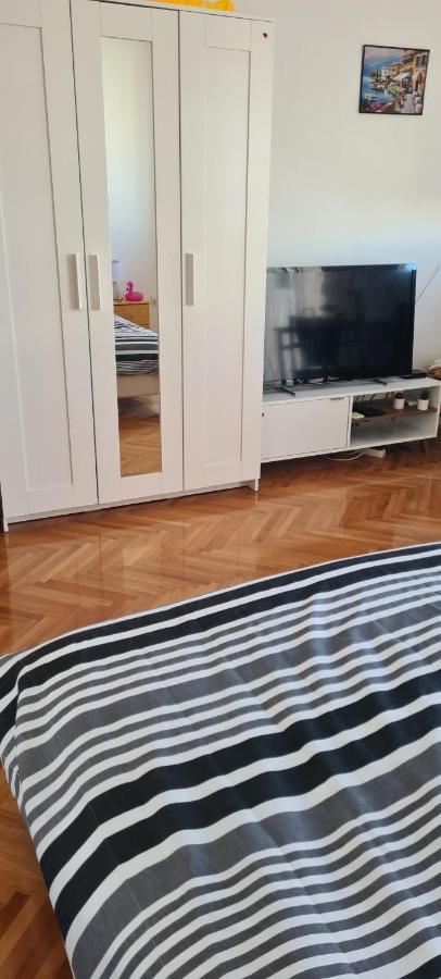 Smartstar Apartment สปลิท ภายนอก รูปภาพ